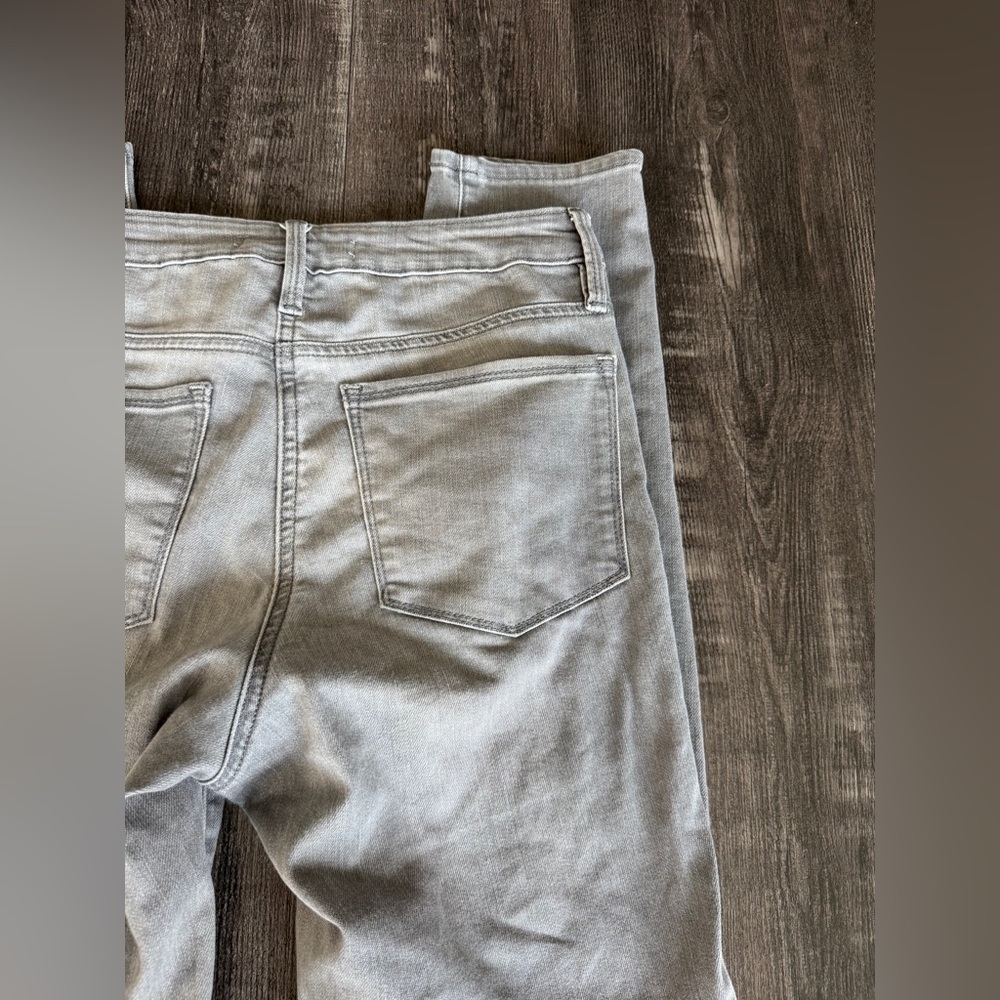 Athleta Sculptek Mid-Rise Skinny Jeans Gray Wash Size 6 - Picture 9 of 10